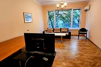 Двустаен апартамент с тераса в Докторски паметник, София