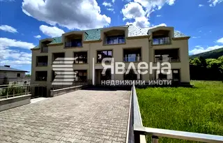 Двустаен апартамент в Драгалевци с тераса и гледка към двор
