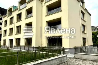 Тристаен апартамент с тераса в Драгалевци, София