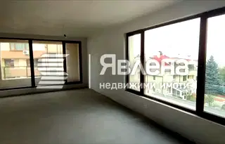 Просторен 4-стаен апартамент с тераса и паркинг в Драгалевци