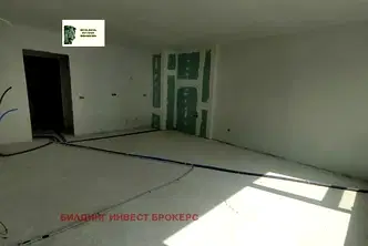 Двустаен апартамент в Дружба 1 с паркомясто, София