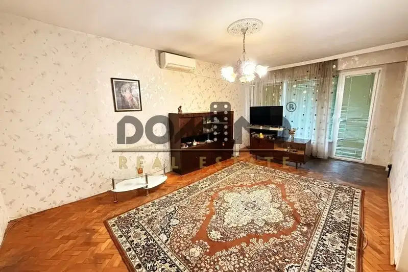 Тристаен апартамент с три тераси в Дружба 1, София