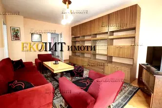 Тристаен апартамент с две тераси в Дружба 1, София