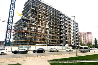 Тристаен апартамент с балкон в Дружба 2, София