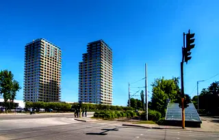 Тристаен апартамент в Дружба 2 с гледка към парк