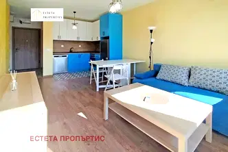 Двустаен апартамент в Дружба 2 с тераса и паркинг
