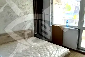 Тристаен апартамент с тераса в Дружба 2, София