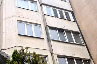 Двустаен апартамент с балкон и гледка към Витоша в Дървеница