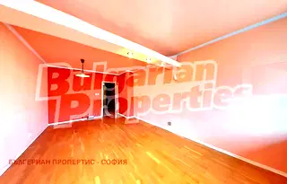 Тристаен апартамент с балкон в Дървеница, София