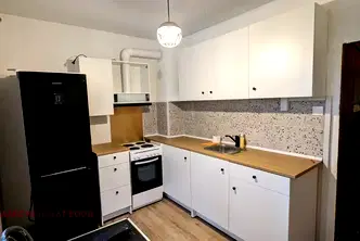 Тристаен апартамент с тераса в кв. Дървеница, София