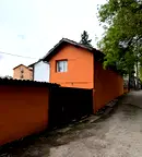 Тристайно жилище с двор и паркинг във Факултета, София