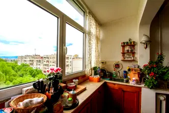 Тристаен апартамент с две тераси в Фондови жилища, София