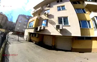 Просторен 2-стаен апартамент с тераса в Гео Милев, София