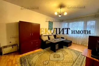 Тристаен апартамент в Гео Милев с голяма тераса