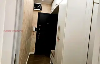 Тристаен апартамент в Гевгелийски, София с основен ремонт