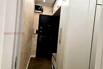 Тристаен апартамент в Гевгелийски, София с основен ремонт