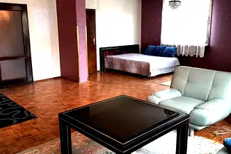 Тристаен апартамент с три балкона в Гоце Делчев, София