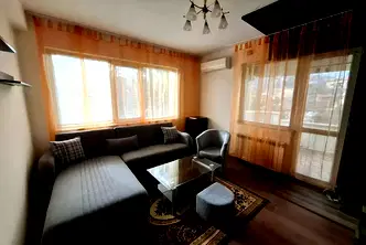 Тристаен апартамент с тераса в Горна баня, София