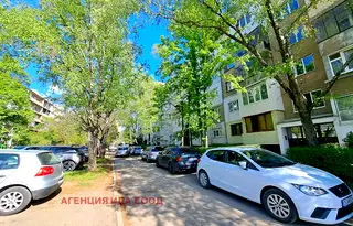 Двустаен апартамент с тераса в Хаджи Димитър, София
