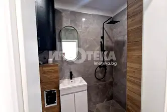 Тристаен апартамент с тераса в Хаджи Димитър, София