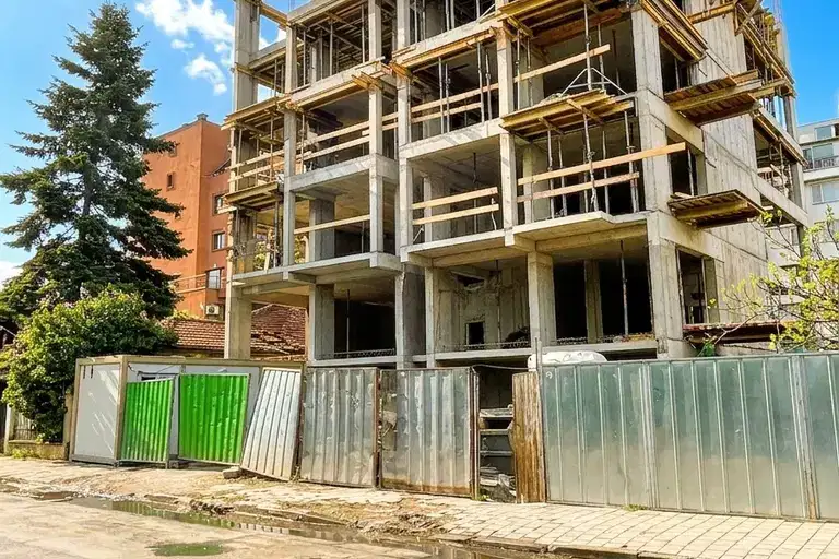 Тристаен апартамент в Хаджи Димитър с ново строителство