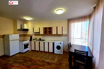 Двустаен апартамент с балкон в Хаджи Димитър, София