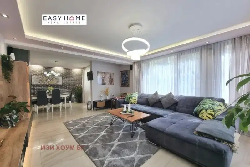 3-bedroom apartment in Sofiya, Hipodruma