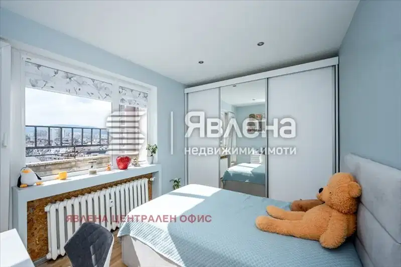 3-bedroom apartment in Sofiya, Hipodruma