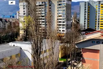 Тристаен апартамент с югозападно изложение в Хиподрума, София