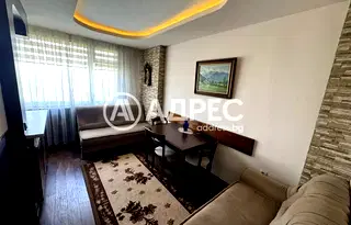 Тристаен апартамент в Хиподрума с обитаемо таванско помещение