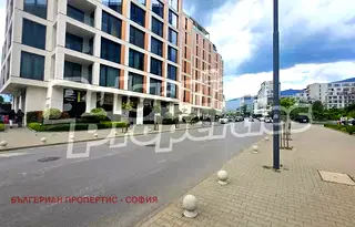Двустаен апартамент с голяма тераса в Хладилника, София