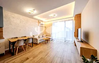 Тристаен апартамент с тераса в Изгрев, София