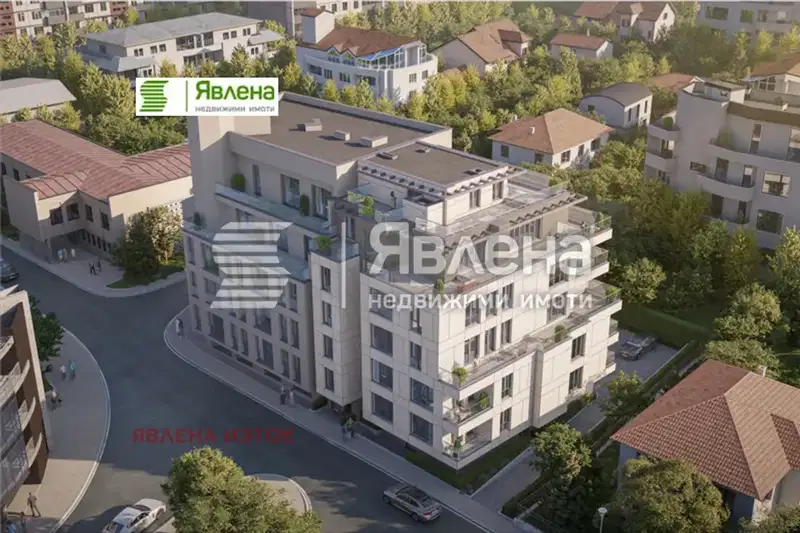 Двустаен апартамент в Изток с паркомясто и асансьор