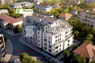 Двустаен апартамент в Изток с паркомясто и асансьор
