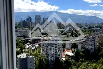 Двустаен апартамент с панорама в кв. Изток, София