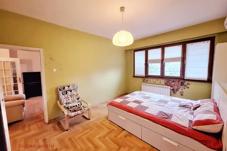 3-bedroom apartment in Sofiya, Iztok
