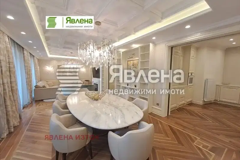 Просторен 4-стаен апартамент в кв. Изток с тераса