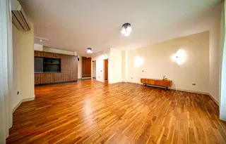 Четиристаен апартамент с три тераси в кв. Изток, София