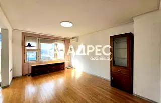 Многостаен апартамент в София, Изток