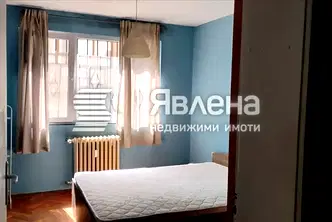 Двустаен апартамент в квартал Изток, София с балкон