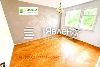 Просторен 2-стаен апартамент в кв. Изток, София, на 1-ви етаж