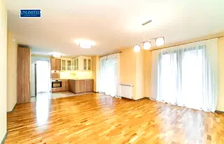 Тристаен апартамент с две бани в кв. Изток, София
