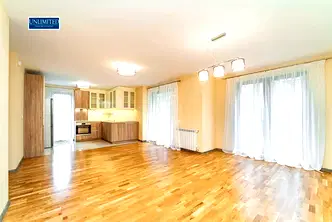 Тристаен апартамент с две бани в кв. Изток, София