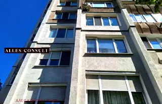 Просторен 3-стаен апартамент в Красна поляна 1 с гледка към Витоша