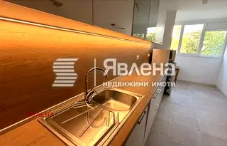 Двустаен апартамент в Красна поляна с отделна кухня