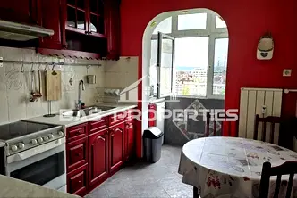 Тристаен апартамент с тераса в Красно село, София