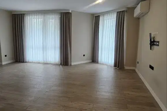 3-bedroom apartment in Sofiya, Krasno Selo