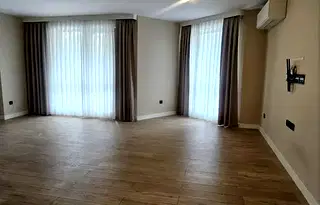 Просторен 3-стаен апартамент в Красно село с гараж