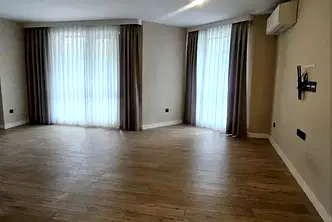 Просторен 3-стаен апартамент в Красно село с гараж