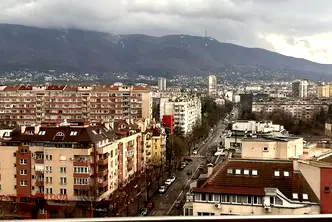 Тристаен апартамент с панорамна гледка в Красно село, София